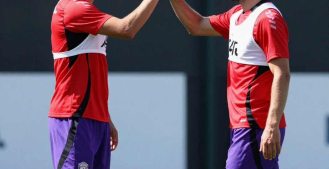 V.League giữa kỳ chuyển nhượng: học viện, quỹ lương và những tiếng nói không lên sóng V.League giữa kỳ chuyển nhượng: học viện, quỹ lương và những tiếng nói không lên sóng